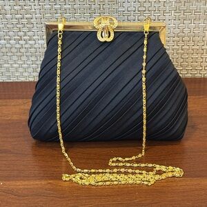 🌟HP🌟VTG 1960 Black Pleat & Fancy Lift Clasp Walborg Evening Bag Gold Byzantine